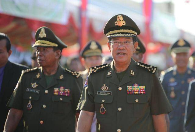 柬埔寨首相洪森,五星上将军衔,虎父无犬子,长子是中将