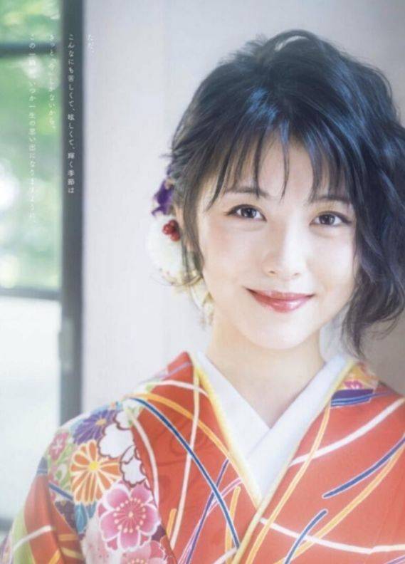 波的颜值,个人觉得她穿和服特别美,去年的《大奥 最终章》,她饰演竹姬