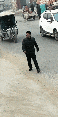 编辑 这才是社会步伐,表情到位,左手勾,右脚踢