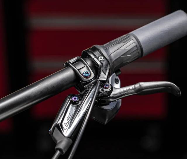 更轻的rockshox sid前叉全新登场