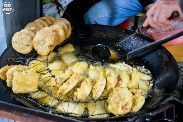 老味道 20年老店只卖4款"油炸粿"