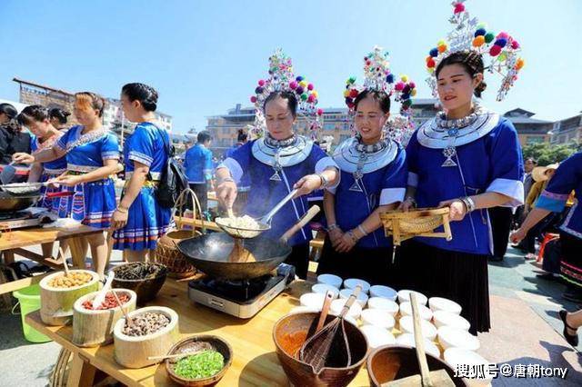 打油茶是瑶族,侗族,苗族等少数民族特有的一种饮食习惯,流行于湖南