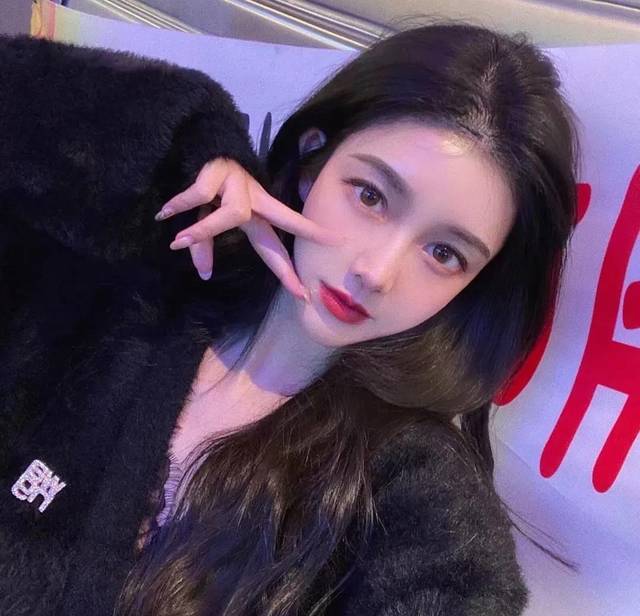 超可爱女生头像 | 每个女孩都是银河遗落在世间的星星