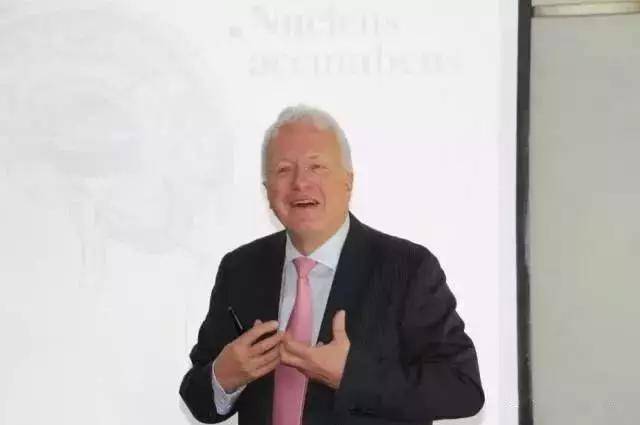 herbert puchta 主编,前身是全球畅销的经典英语教材  english in