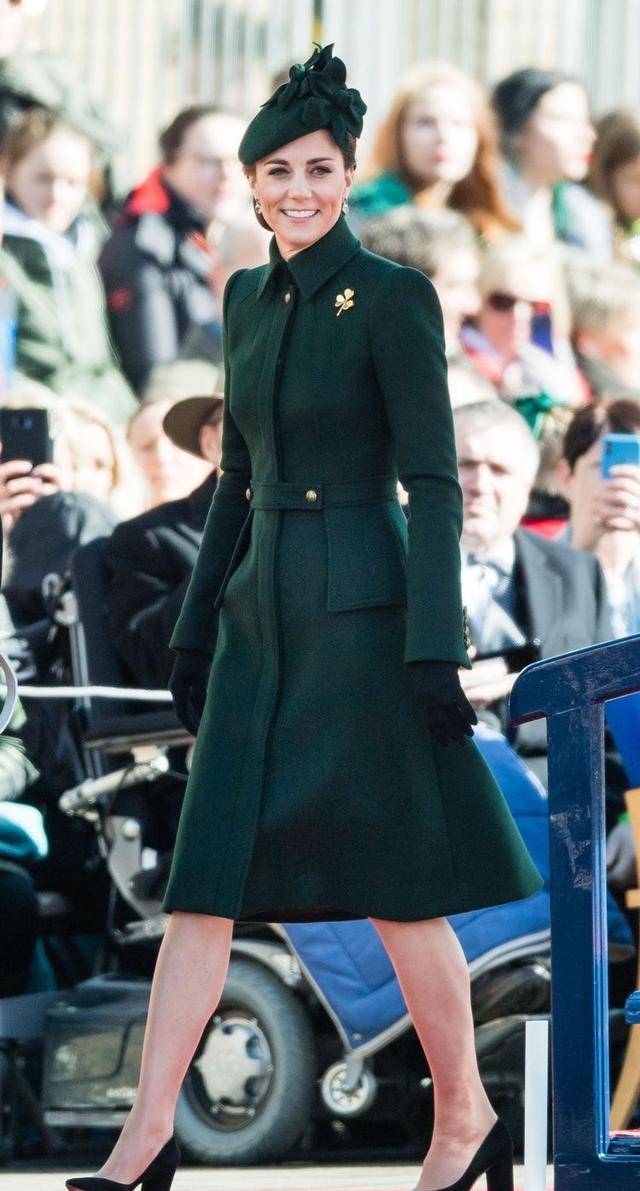 凯特王妃真是"大衣控",各色各款让人眼花缭乱,优雅气质好抢镜