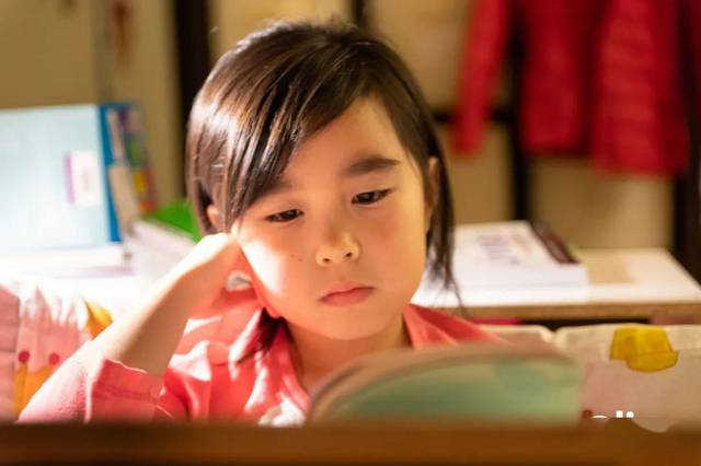 每天读书的孩子,5岁时将拥有超百万的词汇量优势!