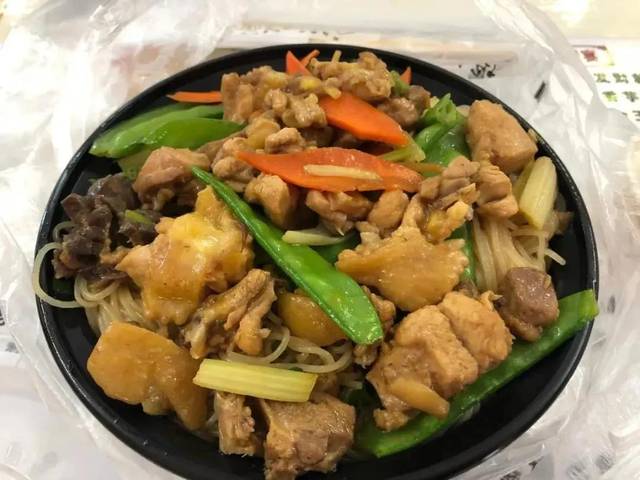 刷屏玉林朋友圈!钟周鸡肉米粉免费吃,原来是这样的!