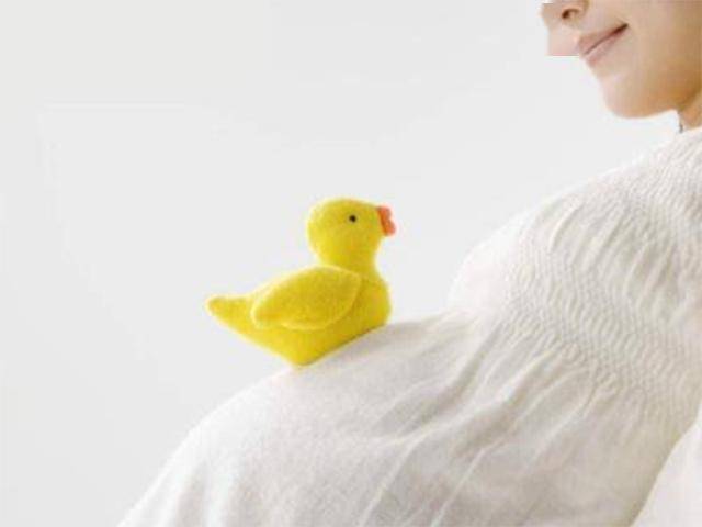 孕晚期,孕妈肚子经常出现下坠感,是胎儿入盆的信号吗?