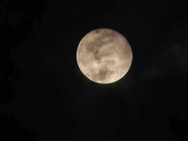 今晚,对着月亮许个愿望吧!