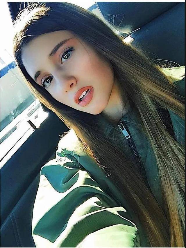 a妹的双胞胎妹妹要出道了?在美国抖音狂吸粉,15岁却因