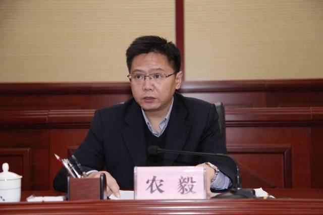 杨添才同志不再任中共来宾市兴宾区委书记,周灵同志任中共来宾市兴宾