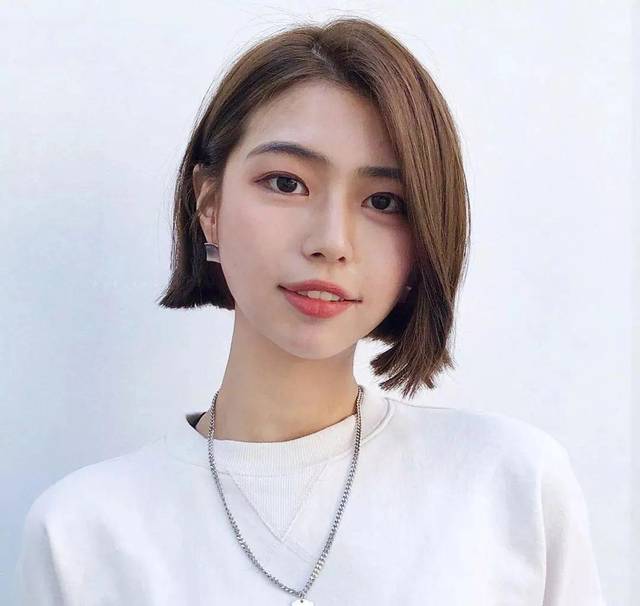 2020最火的8款发型发色,时髦显白显脸小!