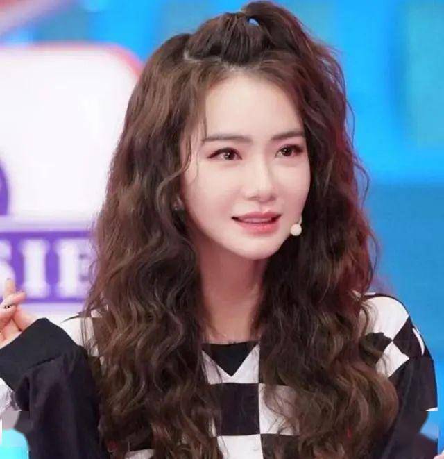 女人40岁以后,这些发型建议别留,太显老了!