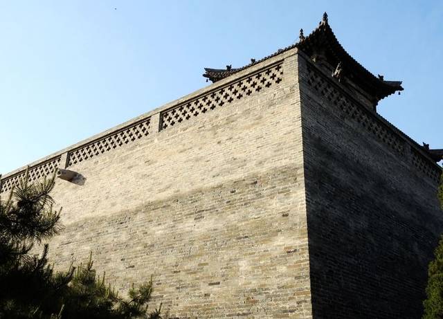 上党门是长治市的标志性古代建筑之一.