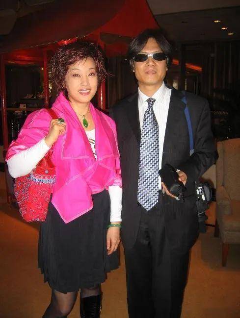 就冲着不改中国国籍,就要给刘晓庆点个赞了