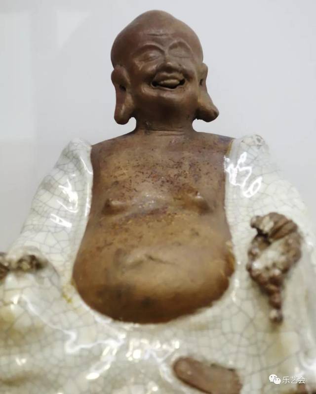 相较官窑产品而言,石湾陶因普通百姓需要而存在,与大众日常生活息息