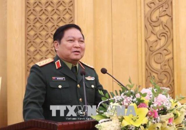 越南国防部长是大将军衔一身红红的勋表都代表了什么