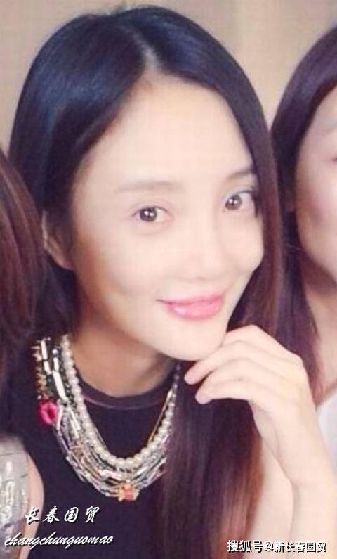 李小璐素颜照曝光,妆前妆后差距竟然这么大