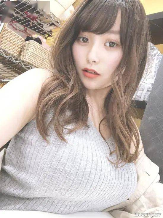 天气越来越热,【正常的话】再几个月就可以看见比基尼美女在路上晃来