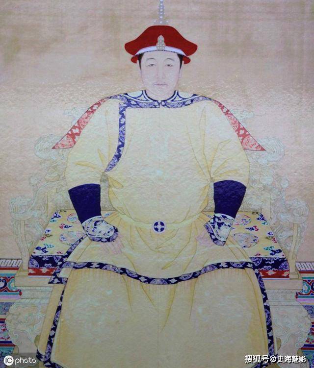 豪格被逼出局以后,本以为再也没有人能跟多尔衮争夺帝位,但福临的