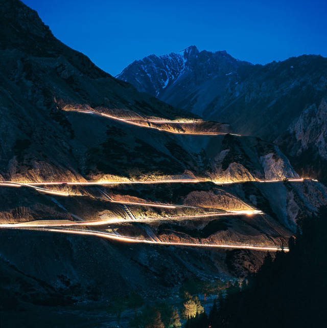 新疆最美"天路,耗时10年修建完成,路途艰险,沿途美景令人尖叫!