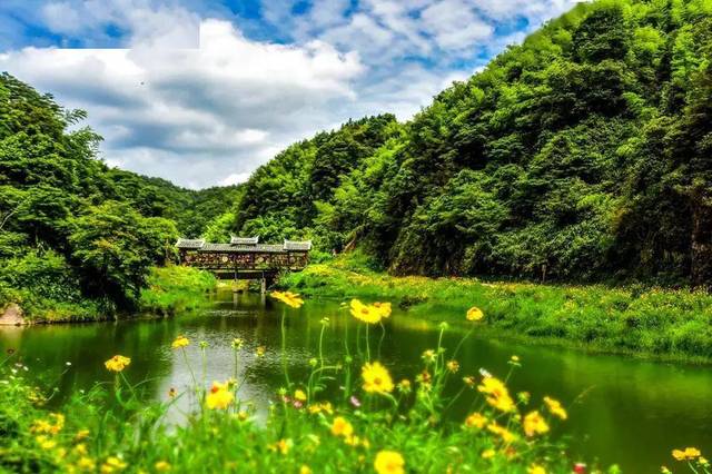 自在峡谷,仙侠天下 侠天下旅游区 侠天下旅游区是国家4a级旅游区,全国