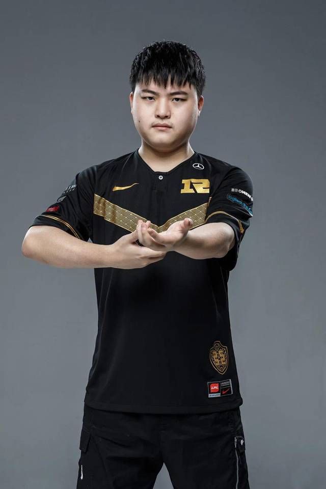 中国电竞明星选手uzi