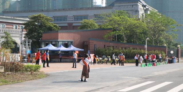 "能够返校学习,很兴奋!"今天,肇庆宣卿中学首批学生返校复学复课!