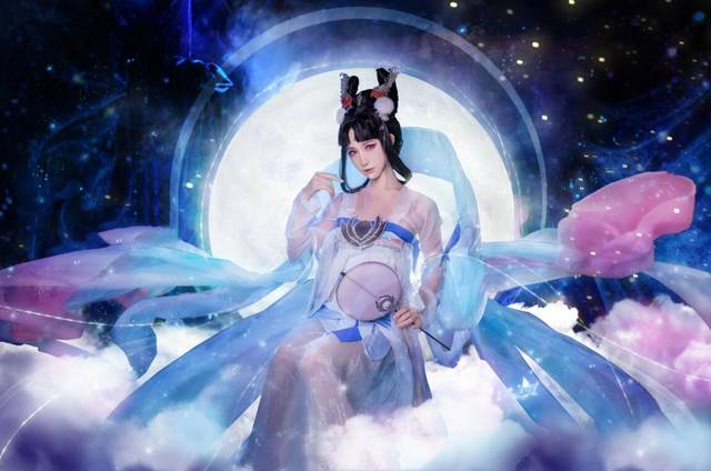 原创仙女小姐姐神级嫦娥cos,脚踝处细节好评,想做她手里的小白兔