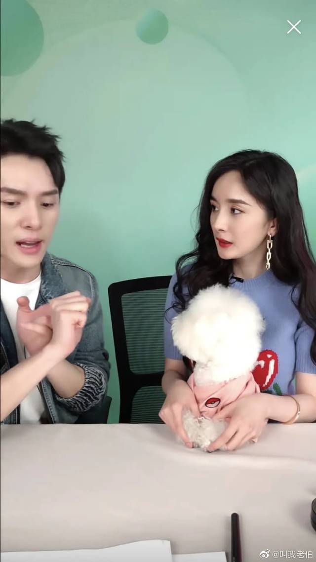 杨幂李佳琦直播量脚围,杨幂把李佳琦怼哭