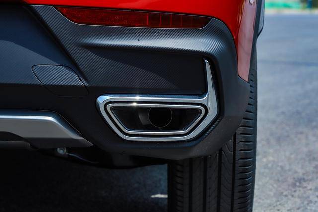 原创我们要敢于尝试新的口味,gs4 coupe轿跑suv到店,看那性感小翘臀