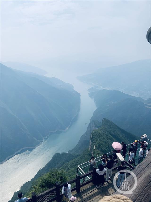 千米之巅俯瞰绝美瞿塘峡 "三峡之巅"景区开园