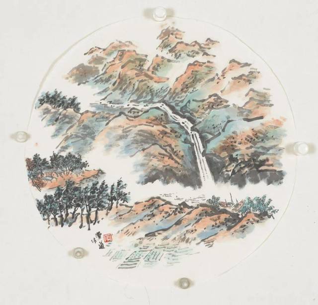出生于西安市,毕业于中国书画函授大学,师从于著名山水画家侯声凯先生