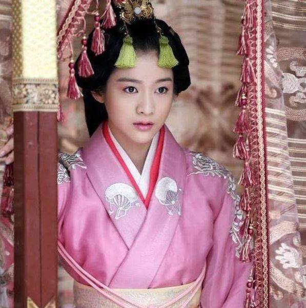 原创90后女星古装公主谁最美?热巴第二,第一是她?