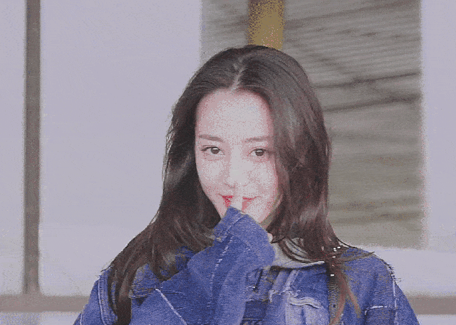迪丽热巴微博粉丝突破6800万 搓搓手期待vlog福利!