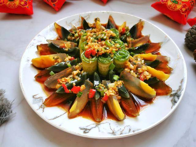 【凉拌黄瓜松花蛋】
