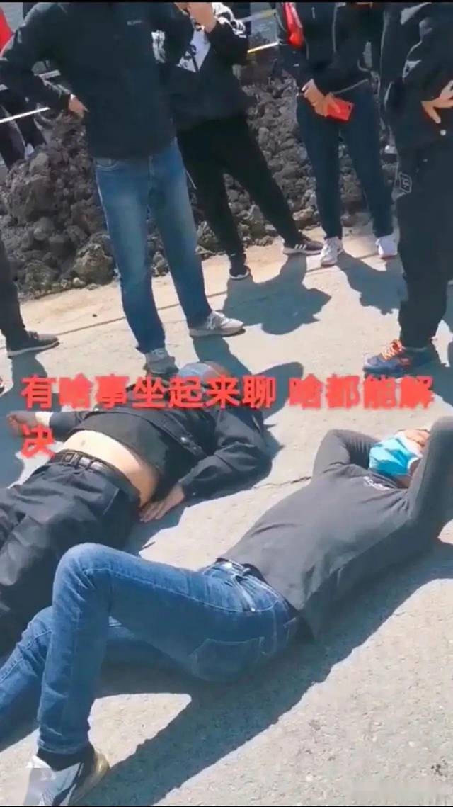 一男子在伊通河溺水身亡;商户躺地不让栽树?无人拖拉机来了!