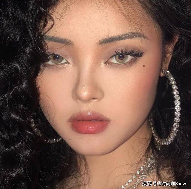 原创黑皮女生也太洋气了吧!自带滤镜的肤色,气质又高级