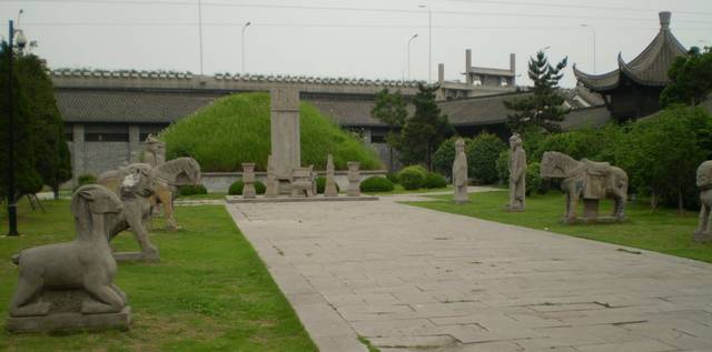 曾国藩墓地310平米,李鸿章墓园1.3万平米,左宗棠墓地有多大?