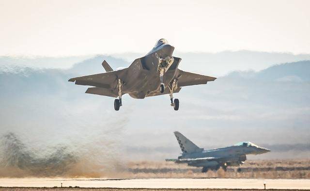 以色列f-35战机袭击了叙利亚的一处武器库