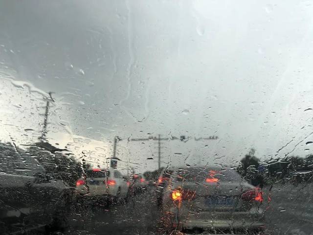 终于下雨了,南宁发布冰雹橙色预警!全区大部气温下降