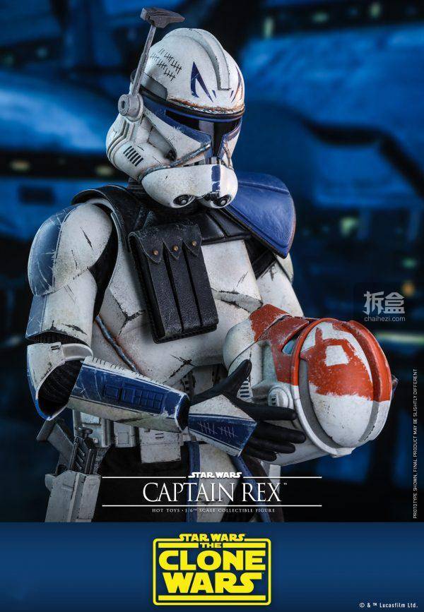 – 两把雷射手枪 – 一个克隆士兵(clone trooper)头盔配有橙色条纹