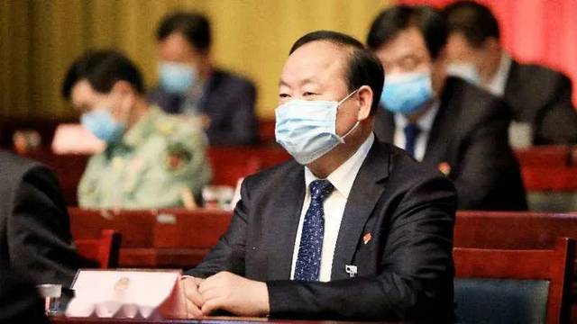 【日报聚焦】市政协八届四次会议隆重开幕