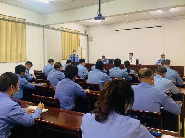 县局党委委员,交通管理大队大队长于彦彬同志传达了雄安新区公安局《"