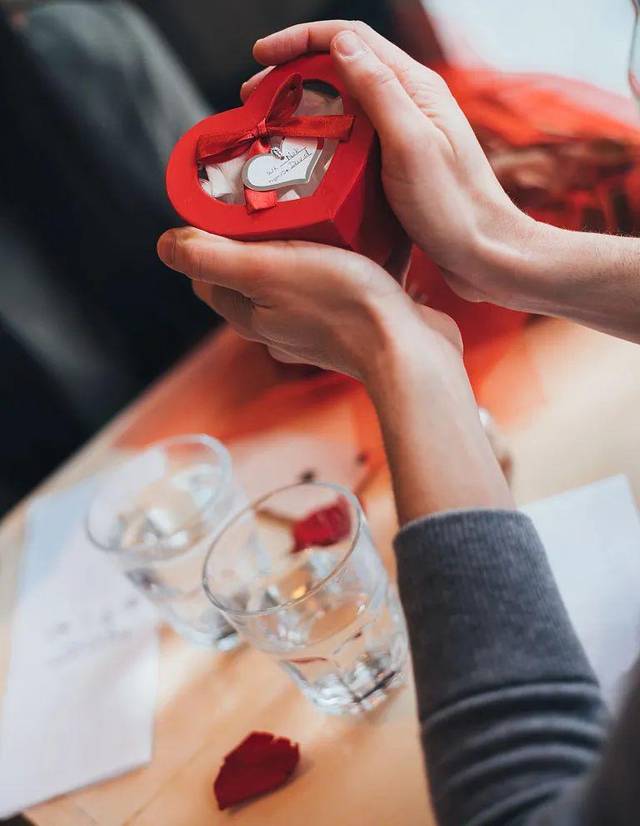 rorrisa | 520为爱无价,致你一场怦然心动