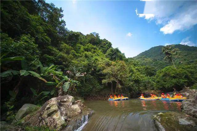 碧水峡景区内还有一个儿童水上乐园(自费)  碧水峡儿童水上乐园为新增