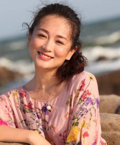 被遗忘的女演员,在当红时悄然结婚生子,今两个女儿比她颜值还高