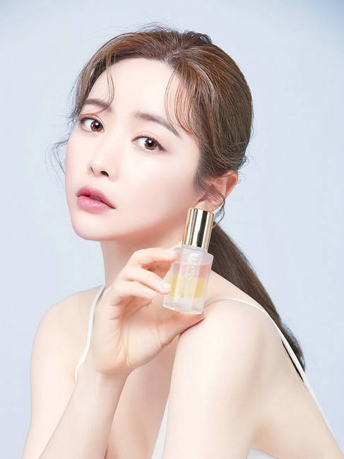 韩流明星洪秀儿代言韩国化妆品广告大片清纯优雅