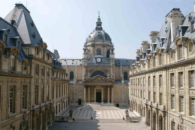 1971年巴黎大学分为13所大学,巴黎第一大学是其中之一 文史君说 大学