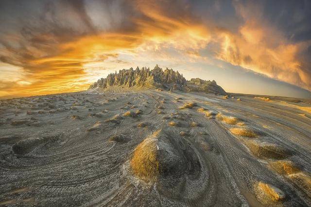 寸草不生!昆仑山下这个喷涌千年的